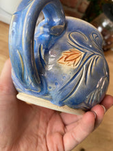 Load image into Gallery viewer, Periwinkle Paradise Carved Floral Mug